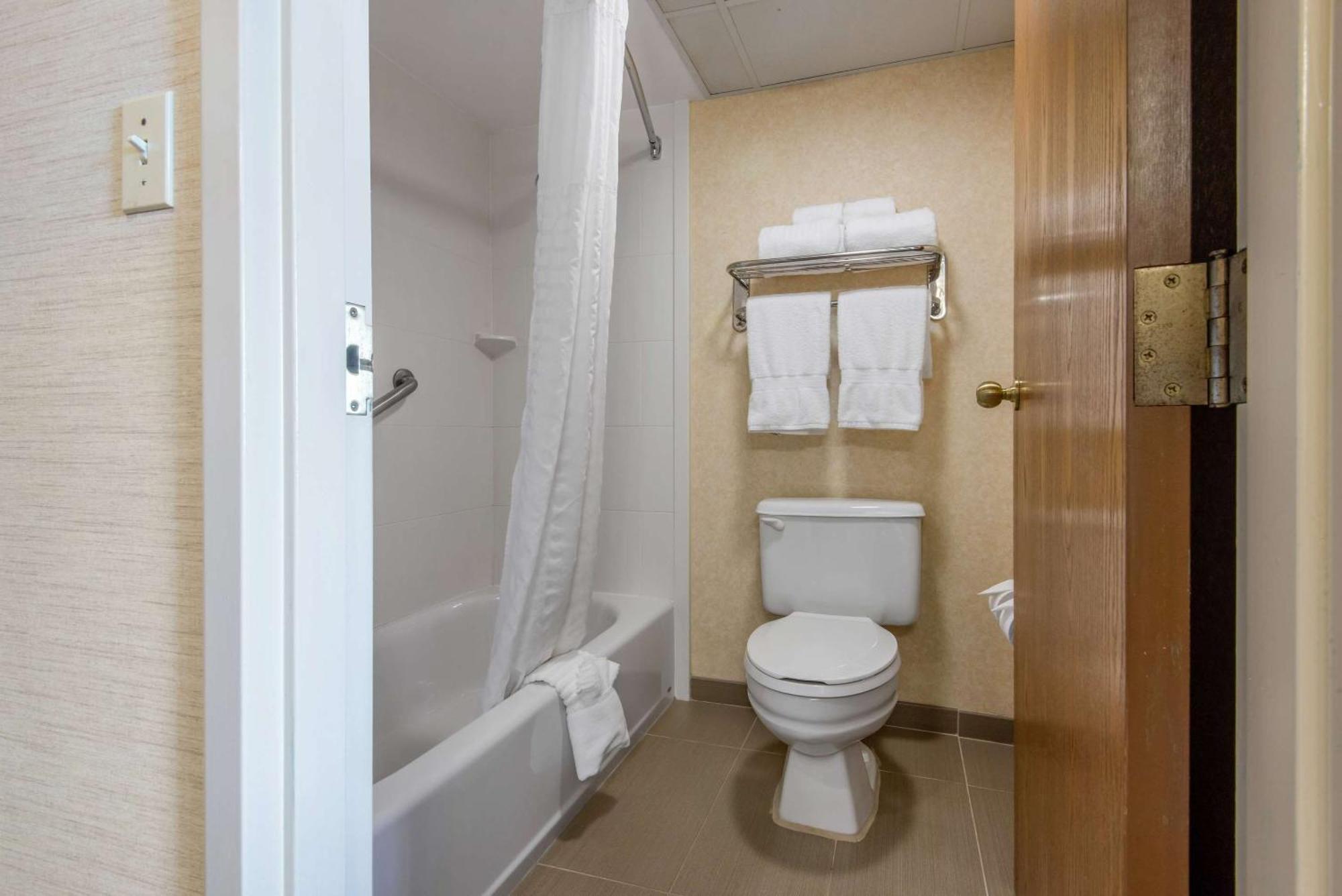 Quality Inn & Suites Мансфилд Экстерьер фото